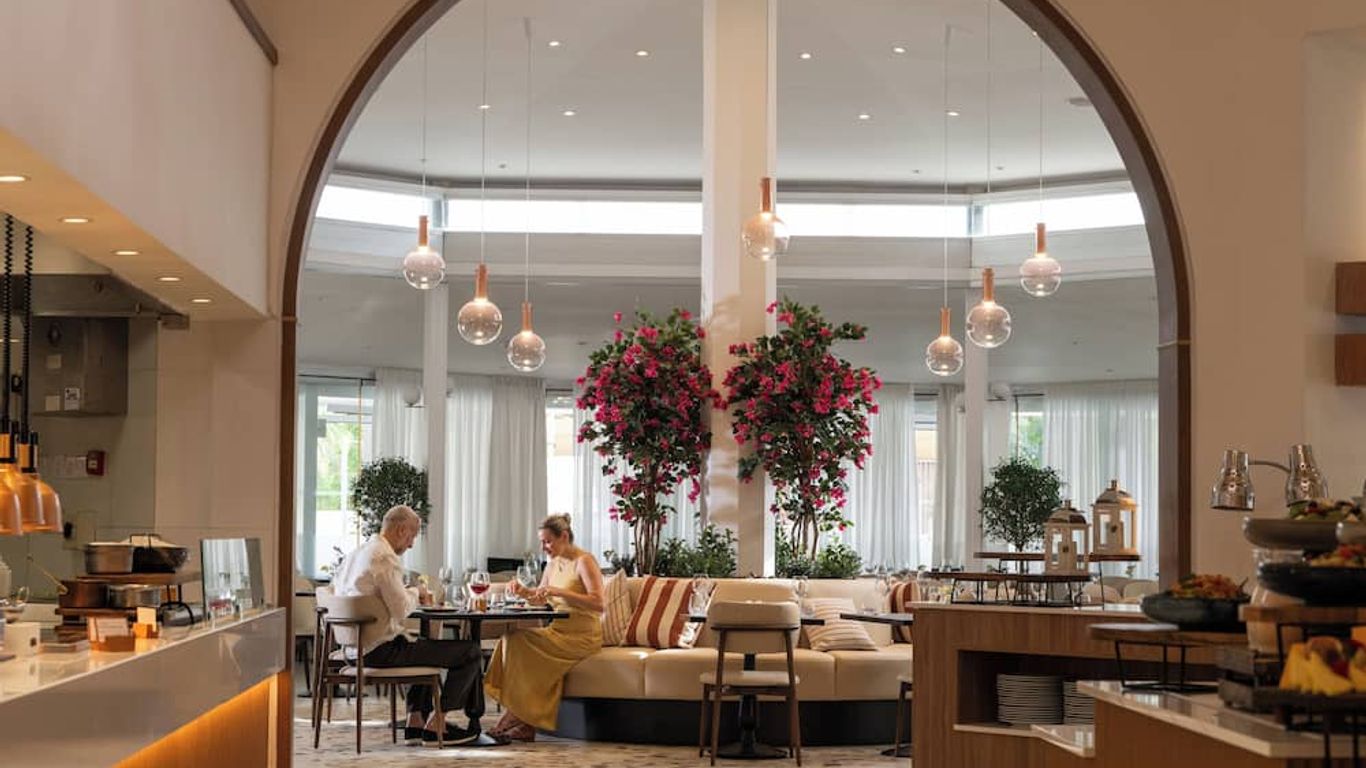 King Jason Paphos - Designed for Adults by Louis Hotels