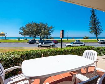 Beachfront Bliss – Your Ultimate Coastal Getaway - Miami - Parveke