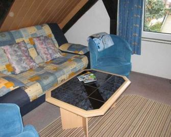 Triple room - Wolter guest room - Lutherstadt Wittenberg - Wohnzimmer