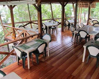 Eskapo Verde Lodge Moalboal - Badian - Restaurante
