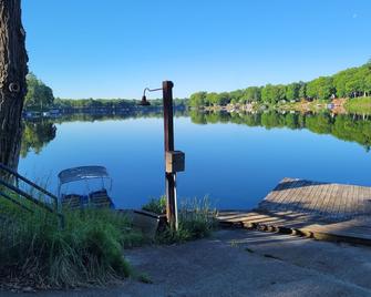 Castaways Cottage on Croton Pond 1 - Newaygo - Pool