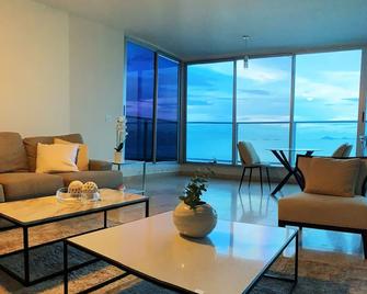 2Bed Apt in Panama City - Costa del este with Ocean View - Panama City - Living room