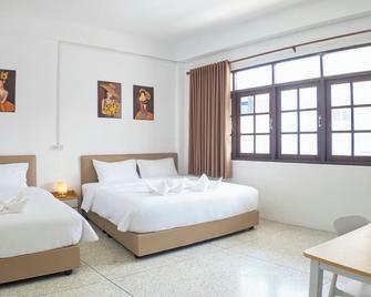Scenario Cafe and Hostel - Kanchanaburi - Bedroom