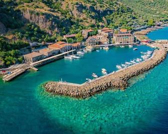 Assos Mia Otel - Behram