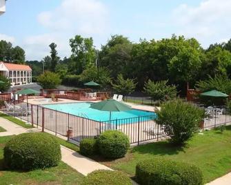 Rodeway Inn - Forsyth