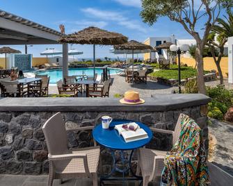 Kalimera Hotel - Akrotiri - Patio