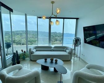 09I Jungle/Ocean View to thrill Nature Enthusiasts - Ciudad de Panamá - Sala de estar