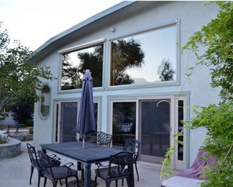 Million Dollar Views And Indoor Pool! - Lone Pine - Innenhof