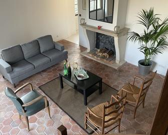 Charming house 30km north of Paris near Asterix, Disney, exhibition park - Dammartin-en-Goële - Salon