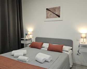Guest House Il Ferroviere by Be Your Home - Civitavecchia - Bedroom