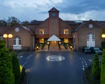 Delta Hotels by Marriott Tudor Park Country Club - Maidstone - Building