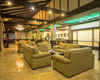 Capital O 22215 Sian Resort & Spa - Darjeeling - Lobby