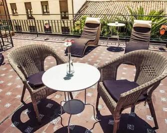 Hostel Dolce Vita - Granada - Patio