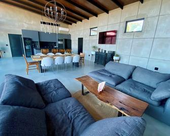 Prajna Valle de Guadalupe - Guadalupe - Living room