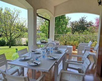 Etage De 105 M2 Completement Independant D Une Villa Avec Grand Jardin Terrasse - Arba - Patio