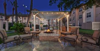 Homewood Suites by Hilton Brownsville - Brownsville - Patio