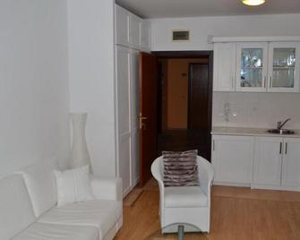 Persey Flora Apartments - Borovets - Living room