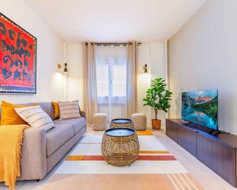 Apartamento Puerta de America VII en Madrid - Madrid - Sala de estar