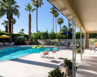 Five bedroom in United States of America, Palm Springs - Palm Springs - Pool