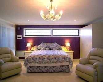 The Charles Robbins - George Town - Habitación