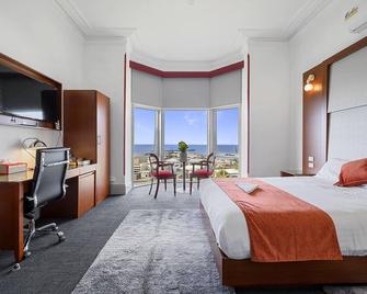 Oakleigh House - Burnie - Bedroom