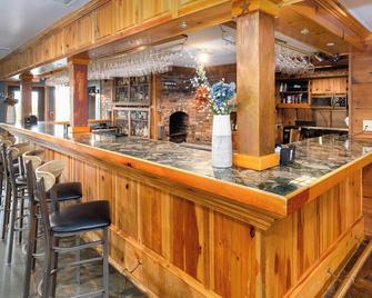 Inn at Crestwood - Boone - Bar