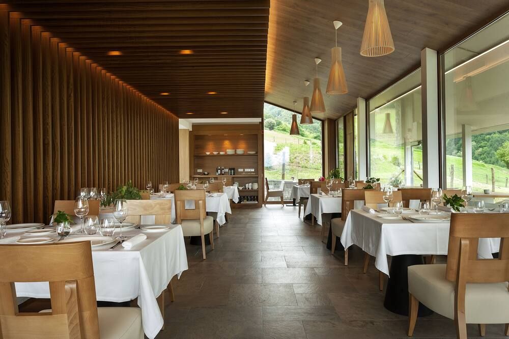 Cabanas Deluxe Basajaun Basoa by Irrisar - Yanci - Restaurante