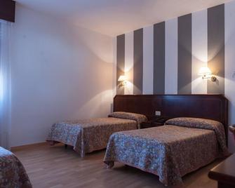 Hotel Unzaga Plaza - Eibar - Спальня
