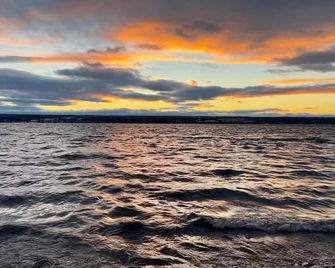 Cayuga Lake Holiday House - Waterfront & Sunset Views - Aurora