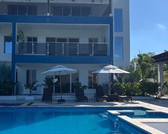 Luxury BeachFront Villa with Private pool and Ocean View! - Villa Isabela - Piscina