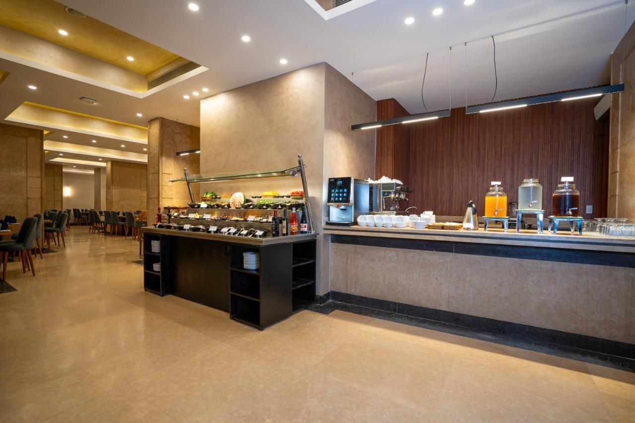 Stay Inn Pyramids Hotel
