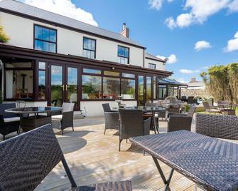 The Cedars - Redruth - Patio