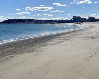 Beautifully Maintained Home 1/2 mile from Beach! - Marshfield - Playa