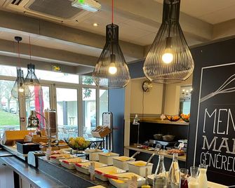 B&B HOTEL Orly Rungis Aeroport 3 Etoiles - Rungis - Buffet
