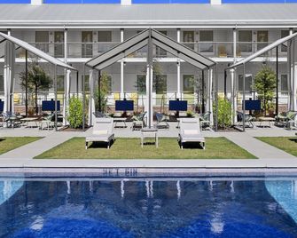 Cavalry Court, by Valencia Hotel Collection - College Station - Pool