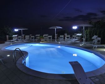 Villa Catalano - Paula - Piscina