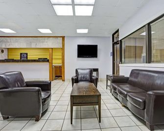 Days Inn by Wyndham Norfolk Military Circle - Norfolk