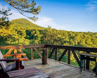 Morwood House - Hot Tub And Large Game Room On 15+ Private Acres - Jasper - Balcony