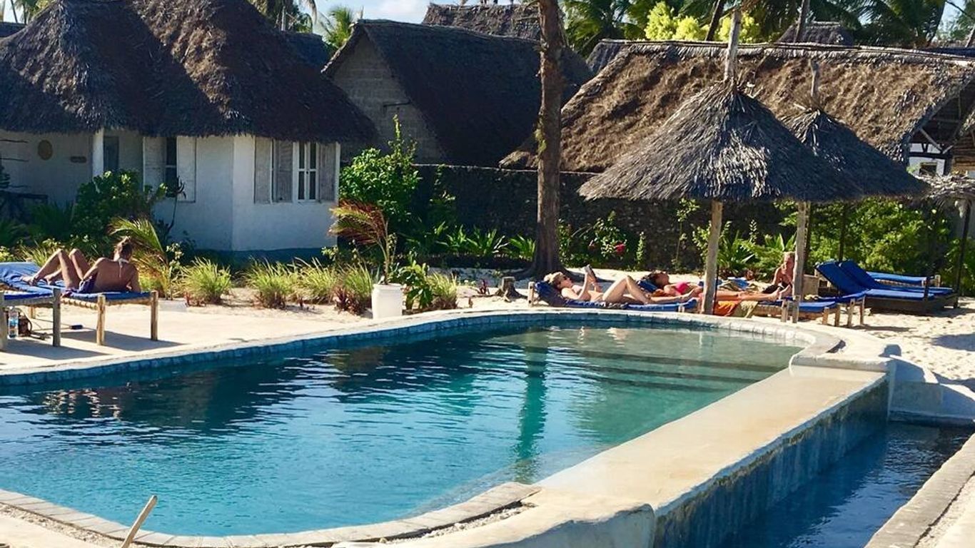 Driftwood Beach Lodge