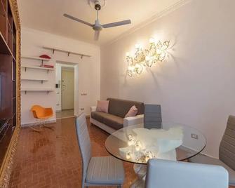 Piramide & Testaccio Design Flat - Rome - Dining room