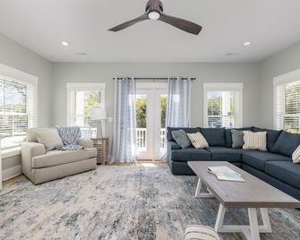 Garden City Private home w/pool - Murrells Inlet - Living room