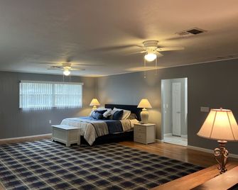 Lakefront Vacation home in Ocala National Forest - Silver Springs - Спальня