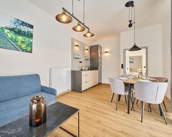 Lovely apartment for 4 guests with WIFI, TV and terrace - Vrchlabí - Dining room