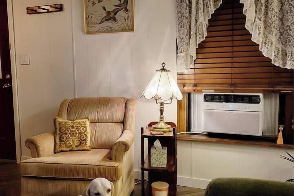 Grandma's House at Rosewood Lodge - Iola