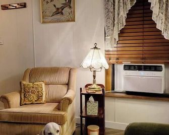 Grandma's House at Rosewood Lodge - Iola