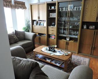 Tucked Inn the Harbour B&B - Midland