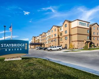 Staybridge Suites Grand Forks - Grand Forks - Gebouw