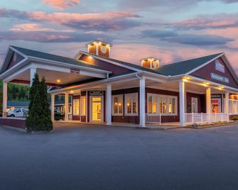 Hotel Marineau La Tuque - La Tuque - Gebouw