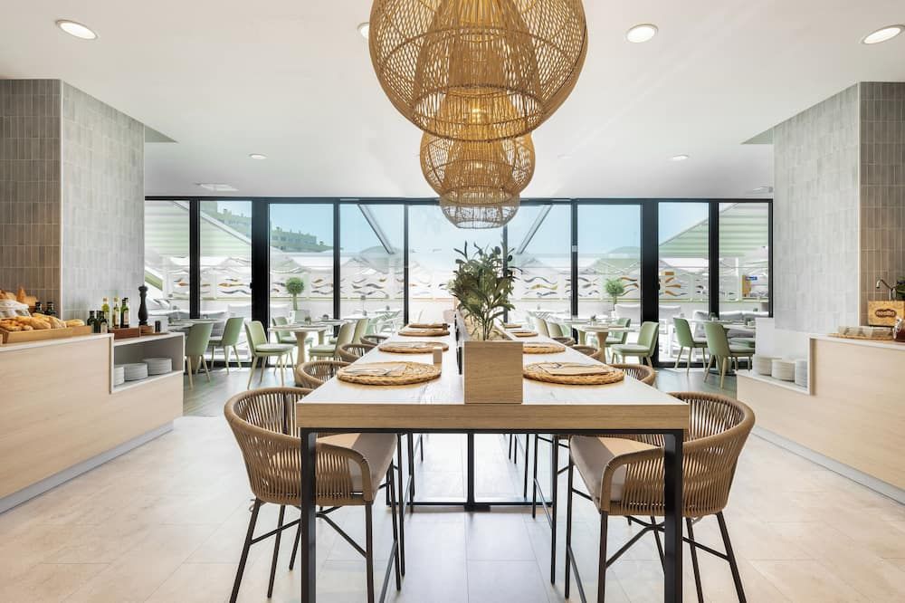 Hotel Málaga Alameda Centro Affiliated by Meliá - מלאגה - מסעדה