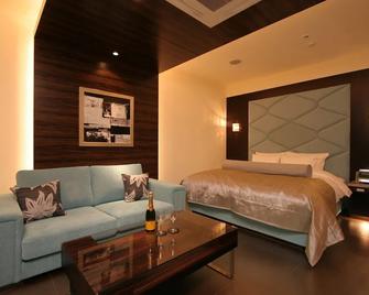 Hotel W-Premium -W Group Hotels And Resorts- - Koshigaya - Bedroom